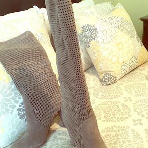 Vince Camuto Suede boot